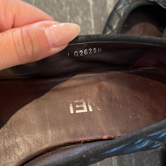 Chanel Slides  - Picture 6 of 7